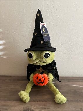 Moonlight Manor Green Frog Plush with Black Witch Hat Holding Orange Pumpkin